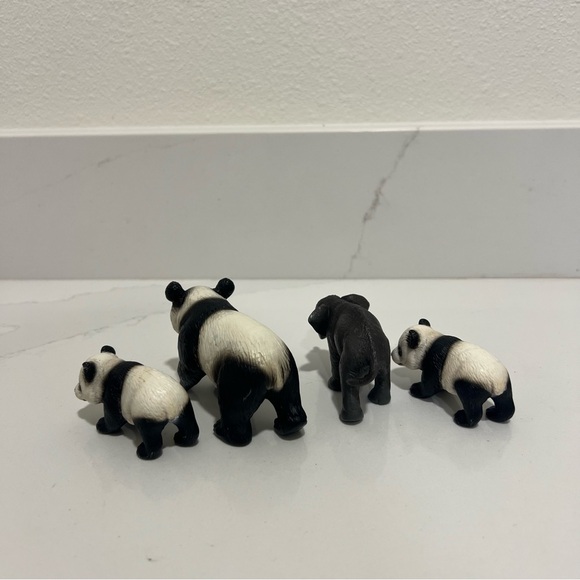 Schleich Panda and Elephant Figurine Set set of 4 - Picture 5 of 16